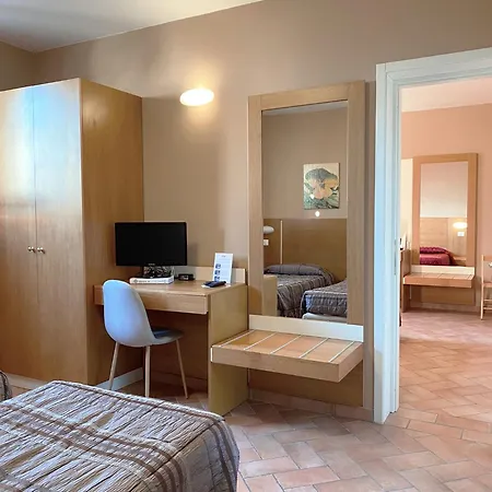Gli Ulivi Apartahotel Castel di Lama