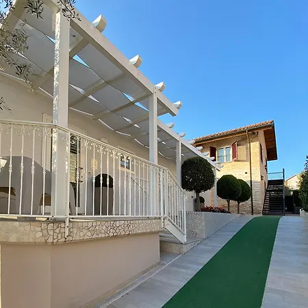 Gli Ulivi Castel di Lama